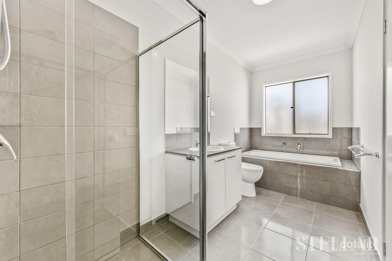 Photo - 1 Serengeti Street, Clyde North VIC 3978 - Image 2
