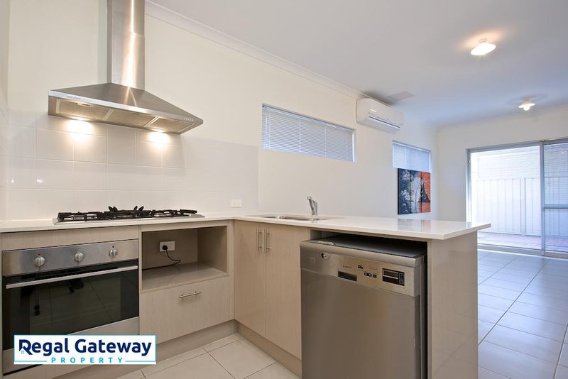 Photo - 1 Serventy Crescent, Hammond Park WA 6164 - Image 5