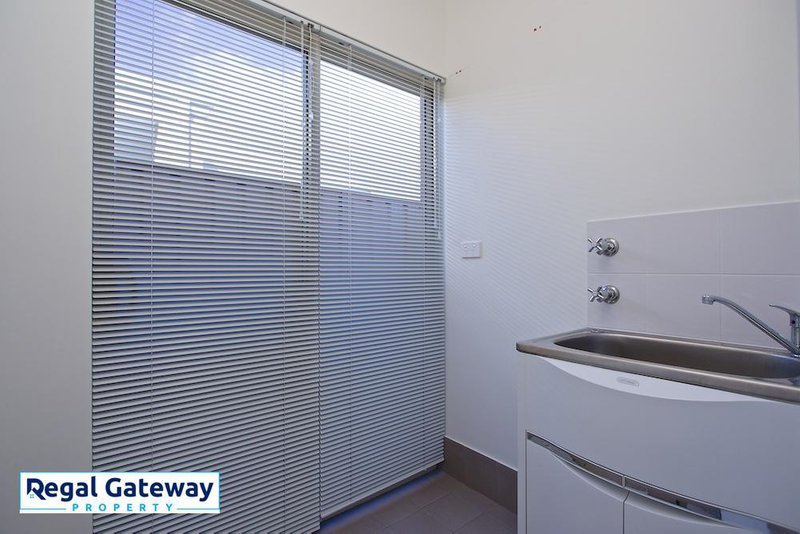 Photo - 1 Serventy Crescent, Hammond Park WA 6164 - Image 11