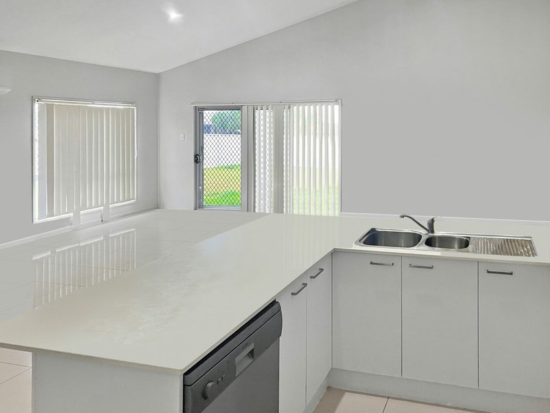 Photo - 1 Sharon Crescent, Kingaroy QLD 4610 - Image 4