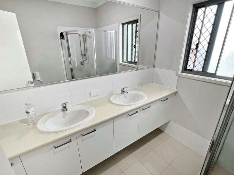 Photo - 1 Sharon Crescent, Kingaroy QLD 4610 - Image 8