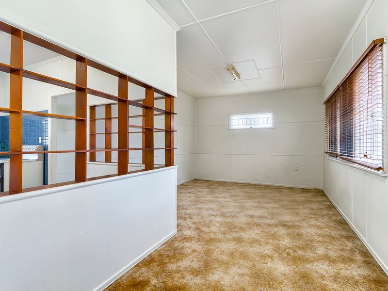 Photo - 1 Sheehy Street, Stafford QLD 4053 - Image 3