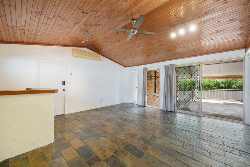 Photo - 1 Sherwood Close, Bateau Bay NSW 2261 - Image 3