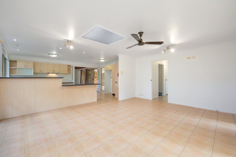 Photo - 1 Sherwood Close, Bateau Bay NSW 2261 - Image 5