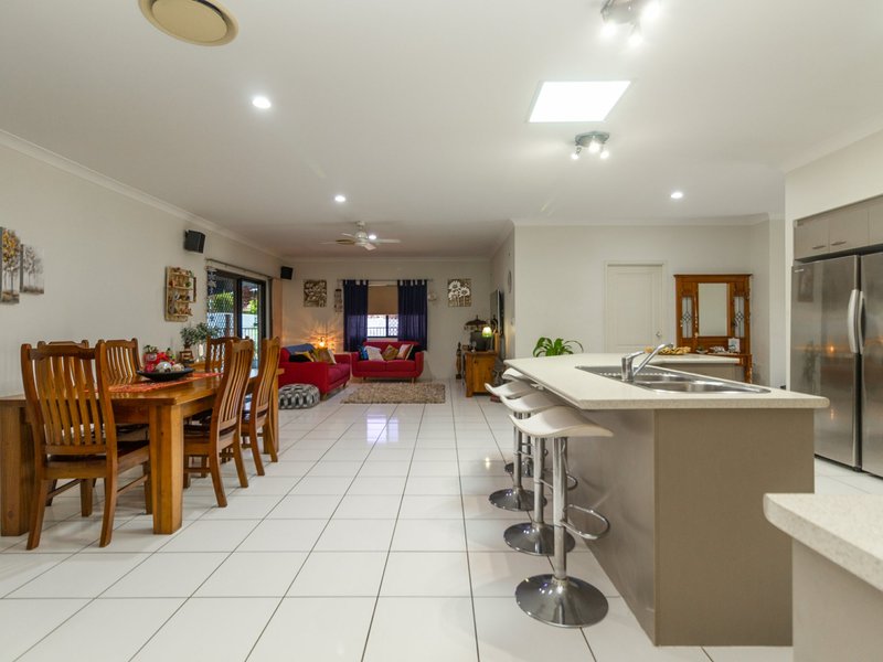 Photo - 1 Shivvan Court, Marsden QLD 4132 - Image 10