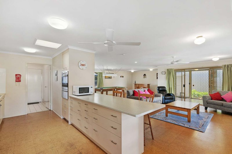 Photo - 1 Simpson Street, Burrum Heads QLD 4659 - Image 5