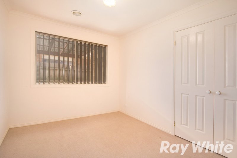 Photo - 1 Sir Thomas Drive, Pakenham VIC 3810 - Image 5