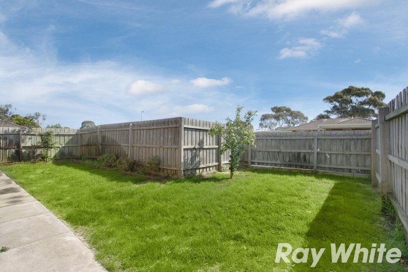 Photo - 1 Sir Thomas Drive, Pakenham VIC 3810 - Image 8