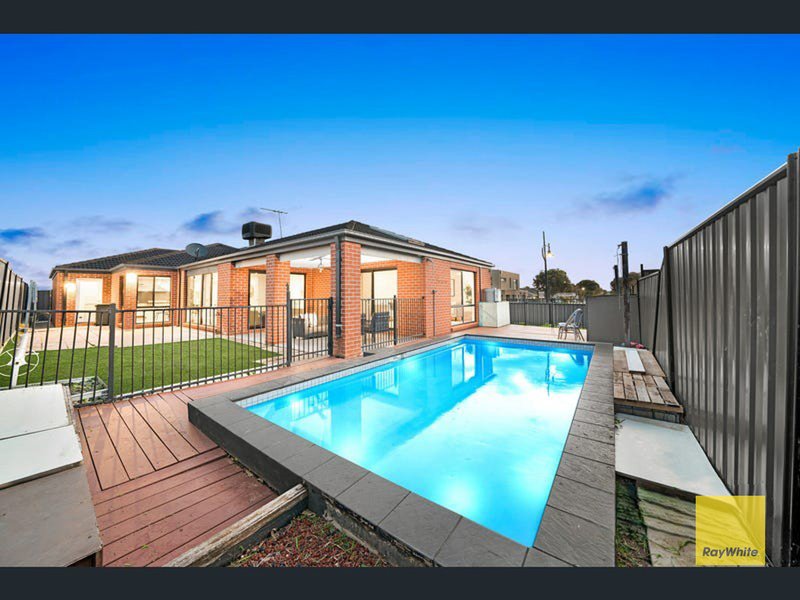 Photo - 1 Solitaire Way, Tarneit VIC 3029 - Image 1