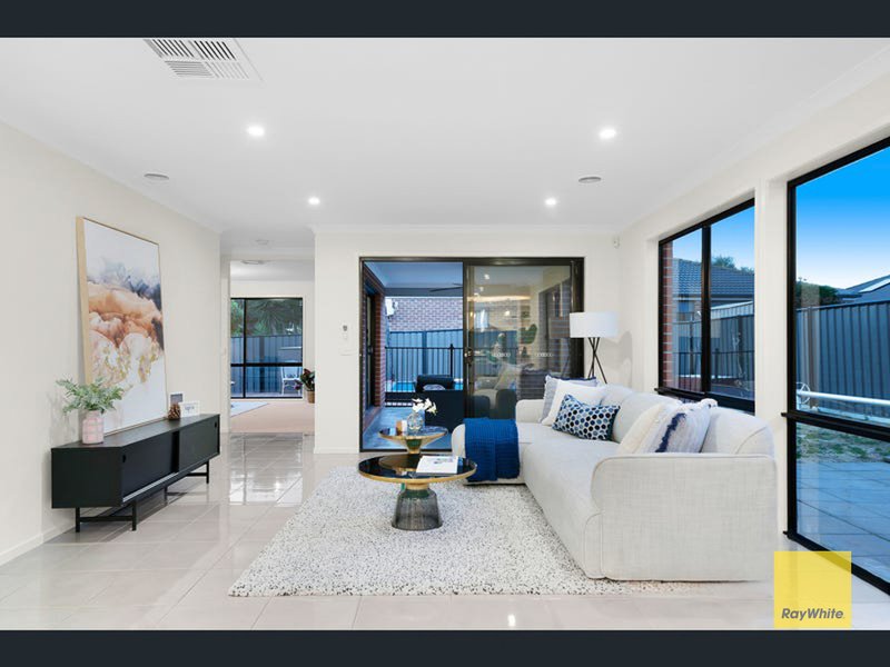 Photo - 1 Solitaire Way, Tarneit VIC 3029 - Image 10