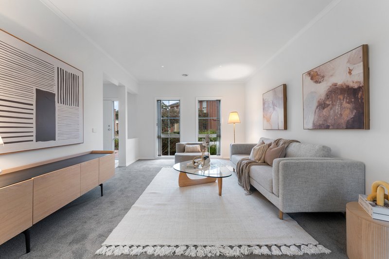 Photo - 1 Soutar Place, Heatherton VIC 3202 - Image 2