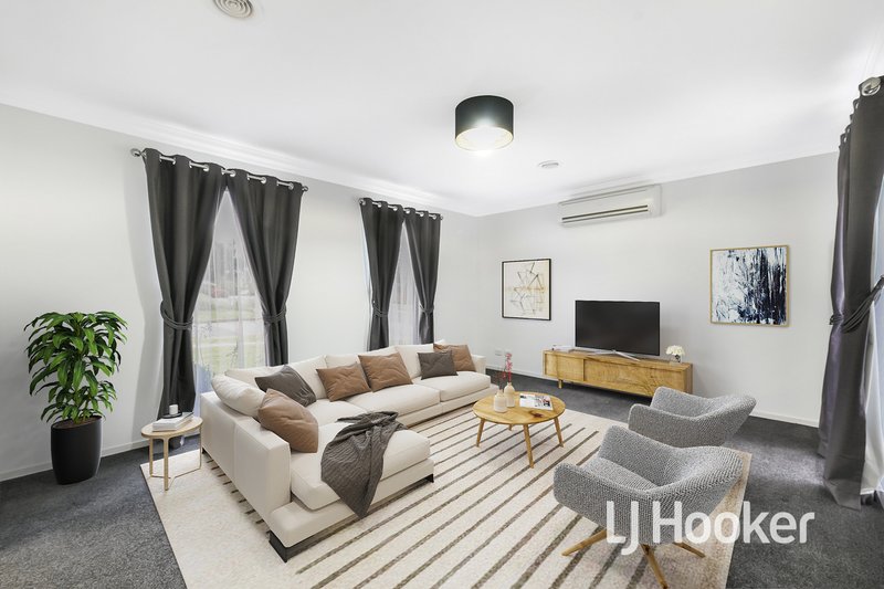 Photo - 1 Spencer Place, Pakenham VIC 3810 - Image 2