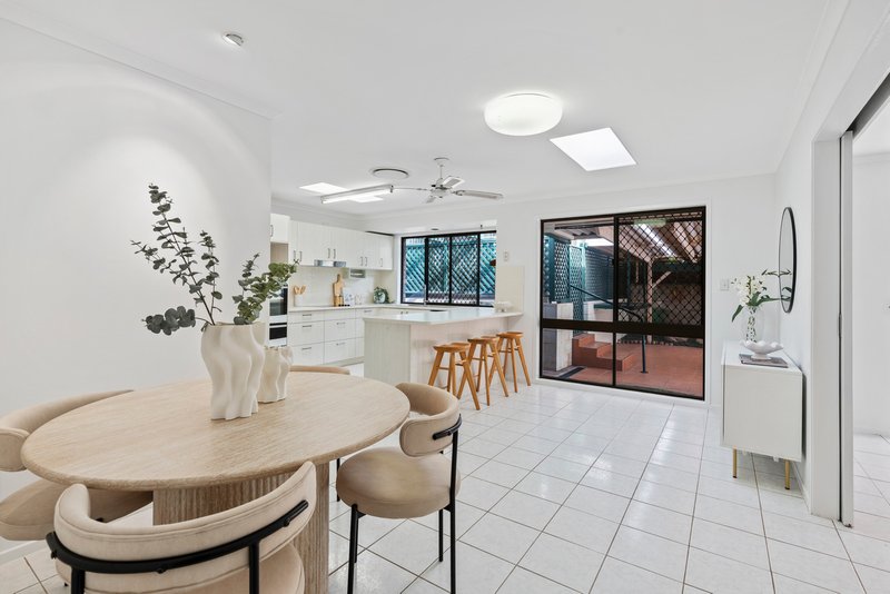 Photo - 1 Spinel Street, Camp Hill QLD 4152 - Image 5