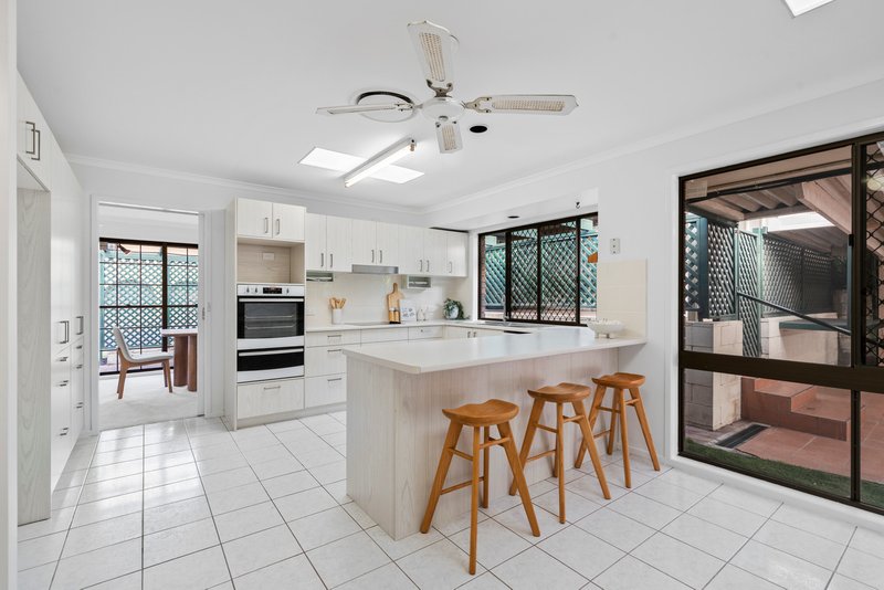 Photo - 1 Spinel Street, Camp Hill QLD 4152 - Image 6