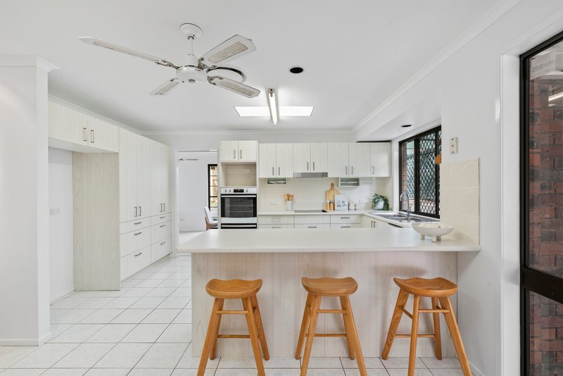 Photo - 1 Spinel Street, Camp Hill QLD 4152 - Image 8