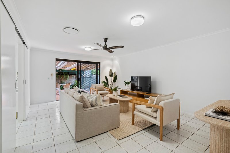 Photo - 1 Spinel Street, Camp Hill QLD 4152 - Image 10