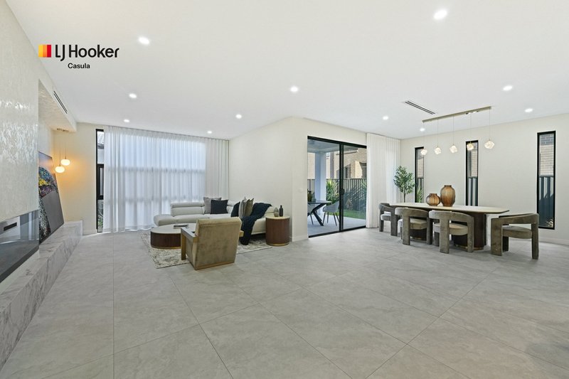 Photo - 1 Split Close, Prestons NSW 2170 - Image 3