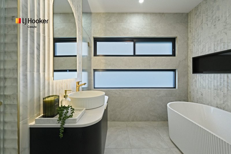 Photo - 1 Split Close, Prestons NSW 2170 - Image 8