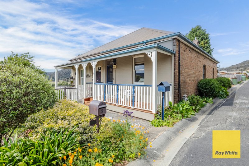 Photo - 1 Spring Street, Lithgow NSW 2790 - Image 2