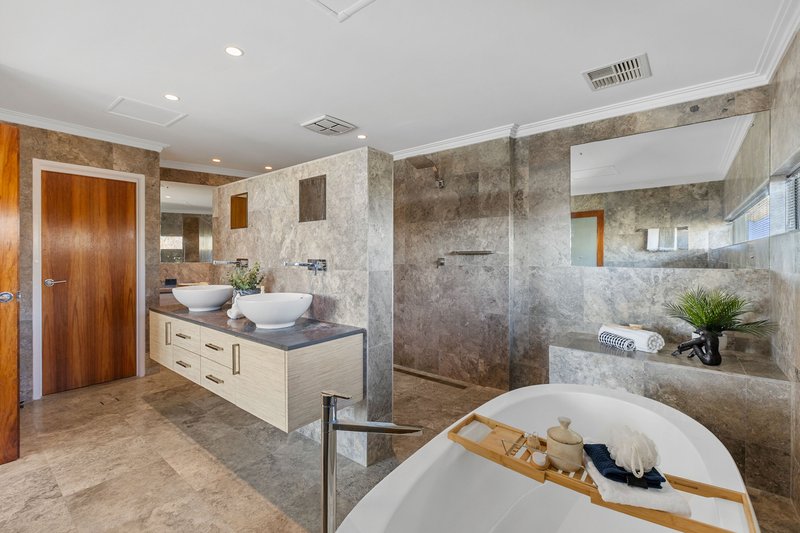 Photo - 1 St Ives Loop, Kallaroo WA 6025 - Image 18