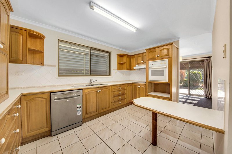 Photo - 1 Stephens Court, Tannum Sands QLD 4680 - Image 2