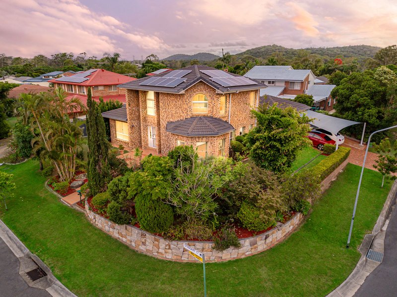 1 Stoddart Court, Carindale QLD 4152