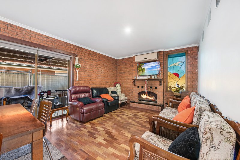 Photo - 1 Stratton Close, Kings Park VIC 3021 - Image 4