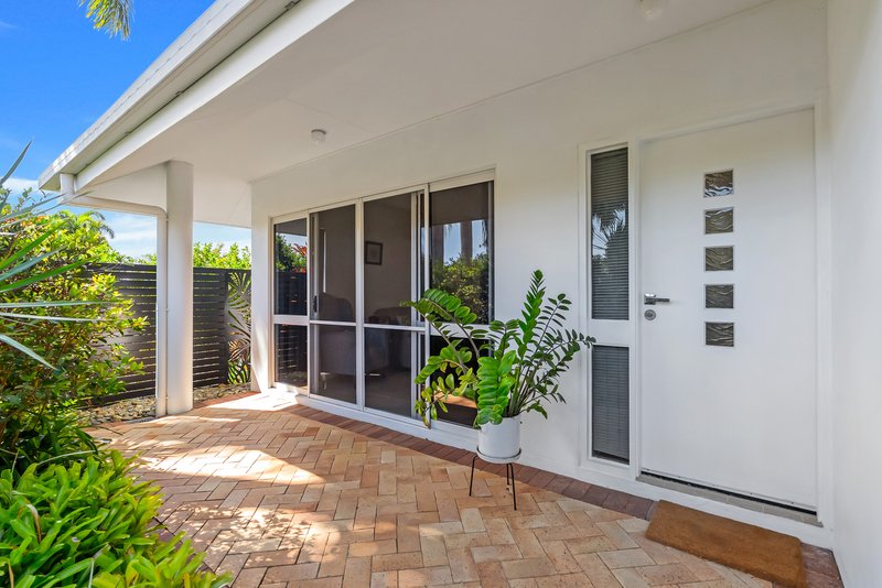 Photo - 1 Stream Avenue, Kewarra Beach QLD 4879 - Image 3