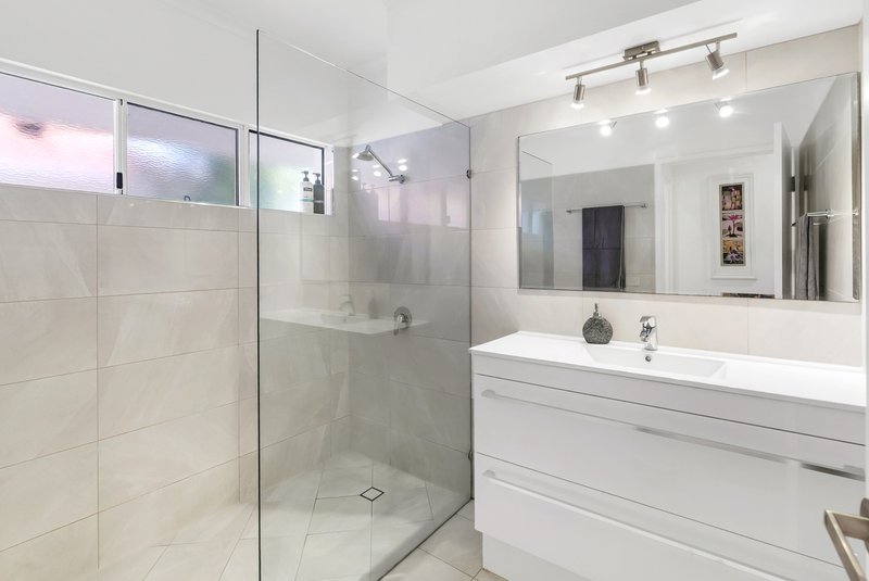 Photo - 1 Stream Avenue, Kewarra Beach QLD 4879 - Image 16