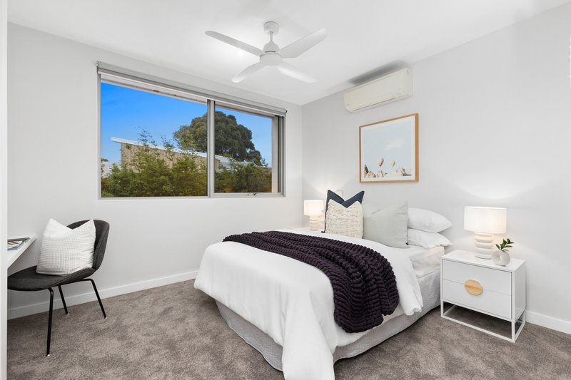 Photo - 1 Streeton Drive, Mentone VIC 3194 - Image 10