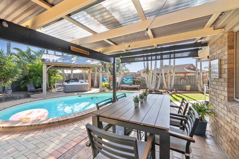 Photo - 1 Stringybark Court, Murrumba Downs QLD 4503 - Image 19