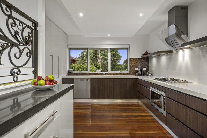 Photo - 1 Sunset Avenue, Templestowe VIC 3106 - Image 3