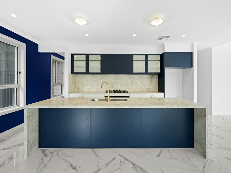 Photo - 1 Sunshine Street, Oran Park NSW 2570 - Image 5