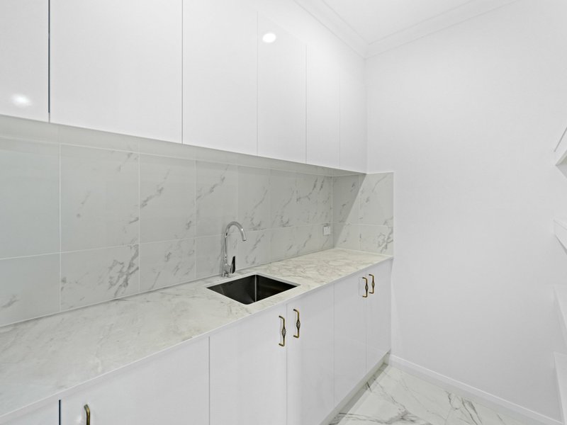 Photo - 1 Sunshine Street, Oran Park NSW 2570 - Image 7