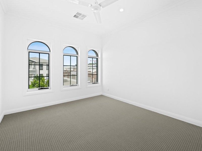 Photo - 1 Sunshine Street, Oran Park NSW 2570 - Image 18