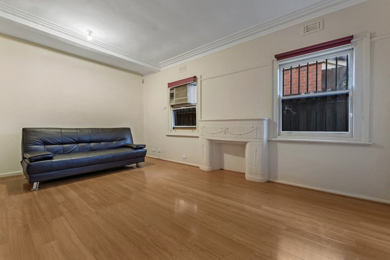 Photo - 1 Sutton Street, Reservoir VIC 3073 - Image 3