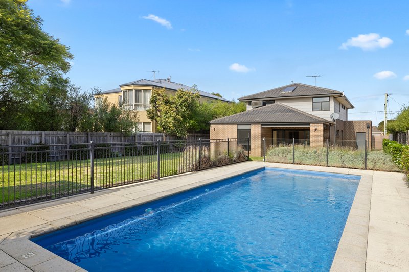 Photo - 1 Sycamore Avenue, Mentone VIC 3194 - Image 2