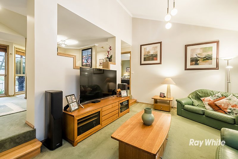 Photo - 1 Tad Court, Cranbourne North VIC 3977 - Image 2