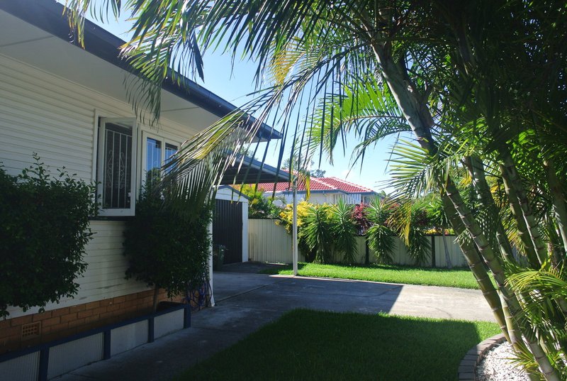 Photo - 1 Tainton St , Clontarf QLD 4019 - Image 2