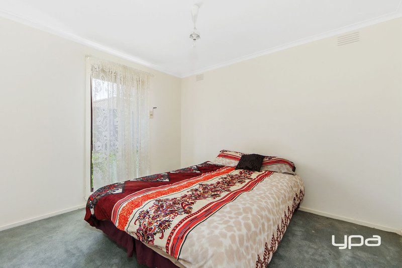 Photo - 1 Tallerk Court, Kings Park VIC 3021 - Image 5