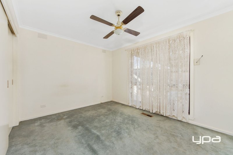 Photo - 1 Tallerk Court, Kings Park VIC 3021 - Image 6