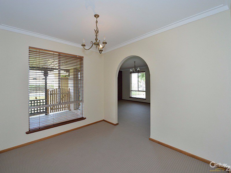 Photo - 1 Talwood Place, Halls Head WA 6210 - Image 5