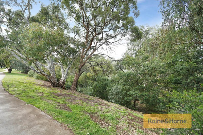 Photo - 1 Tamar Drive, Melton South VIC 3338 - Image 12