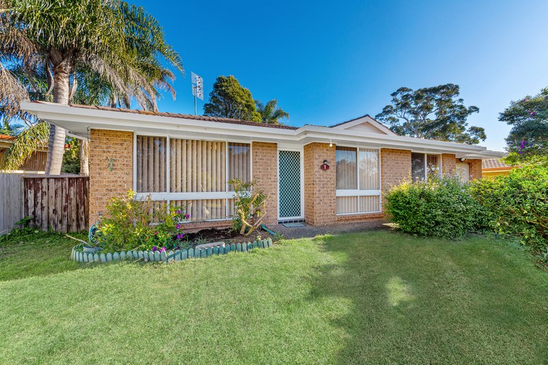 1 Tandara Close, Blue Haven NSW 2262