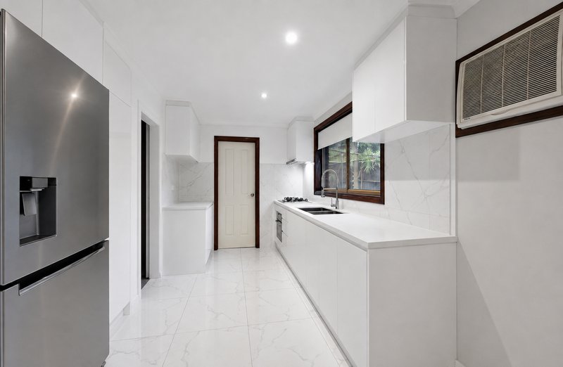 Photo - 1 Tanunda Mews, St Albans VIC 3021 - Image 5