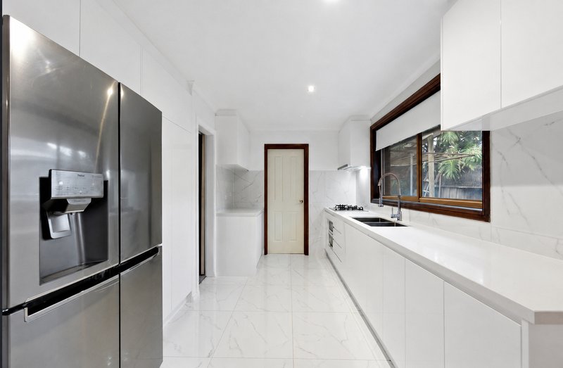 Photo - 1 Tanunda Mews, St Albans VIC 3021 - Image 6