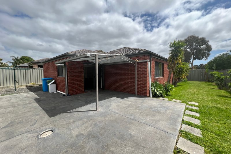 Photo - 1 Tattle Grove, Cranbourne East VIC 3977 - Image 9