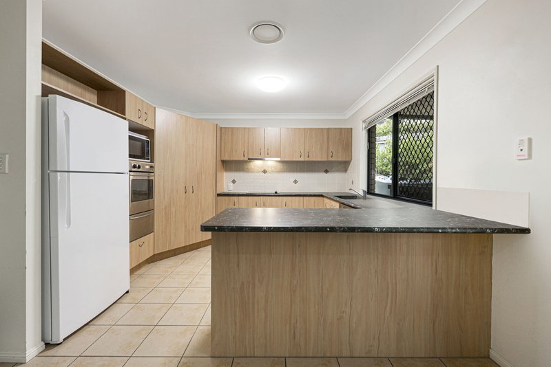 Photo - 1 Taun Court, Albany Creek QLD 4035 - Image 4