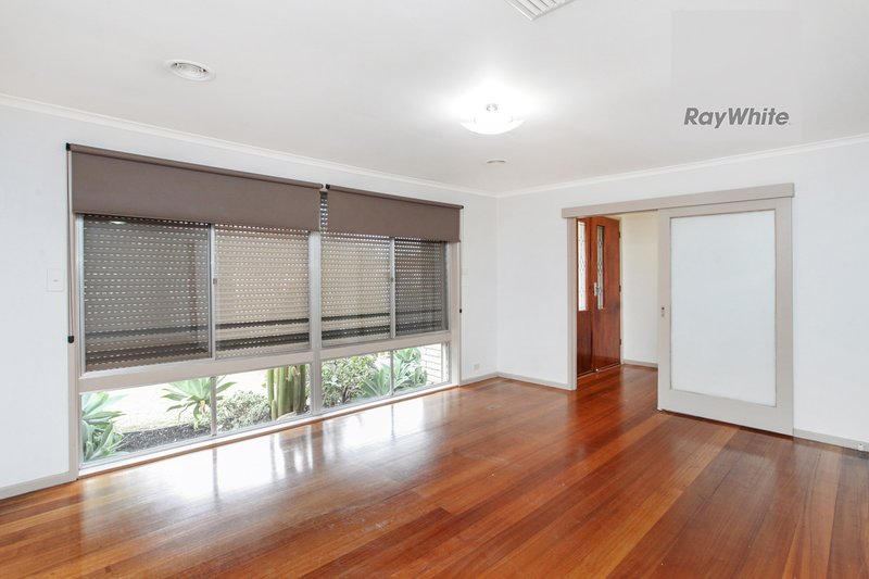 Photo - 1 Taylor Drive, Gladstone Park VIC 3043 - Image 6