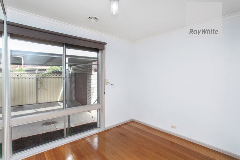 Photo - 1 Taylor Drive, Gladstone Park VIC 3043 - Image 9